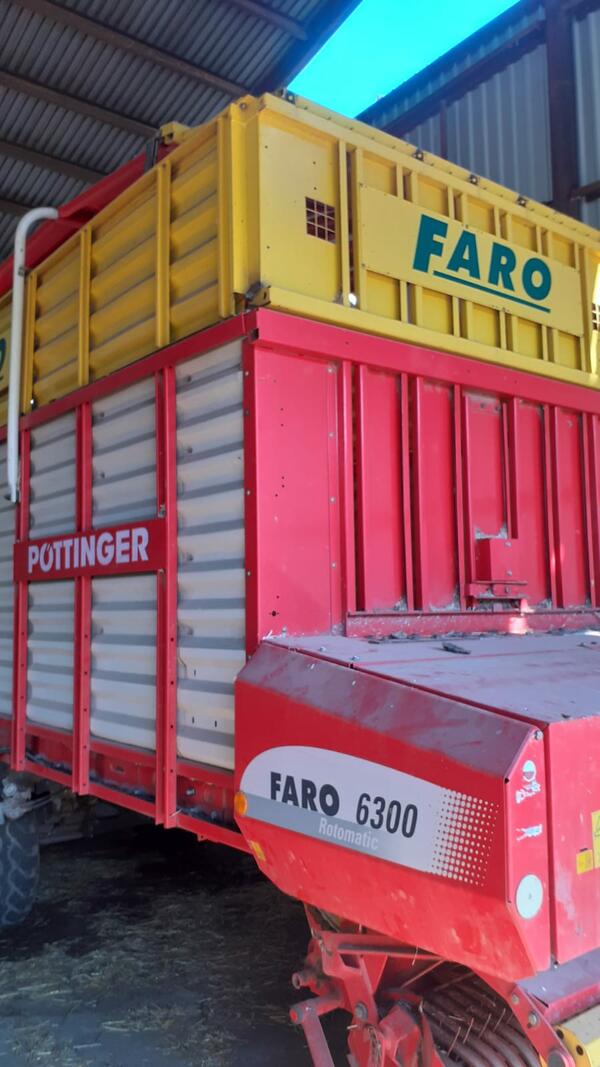 Senážní vůz Faro 6300